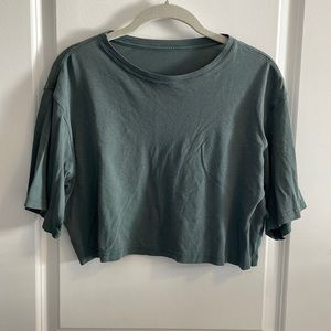 Lululemon cropped tee